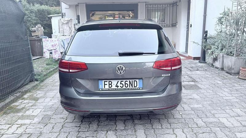 Usata VW Passat Highline 150 CV (110 kW) 2015 Grigio Station wagon