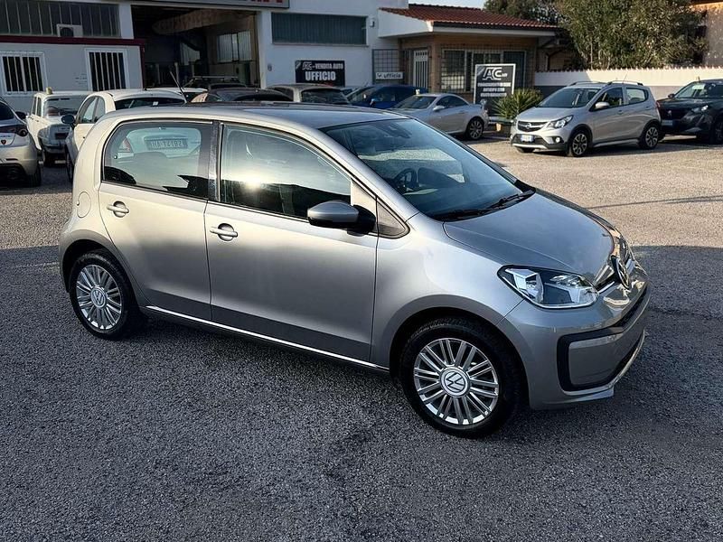 Usata VW up! Move 68 CV (50 kW) 2022 Argento Utilitaria