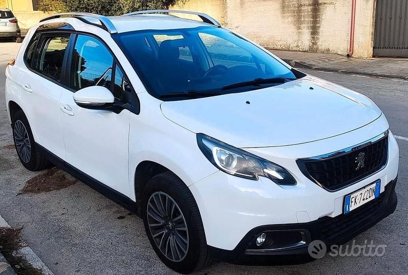 Usata Peugeot 2008 Active 82 CV (60 kW) 2017 Bianco SUV