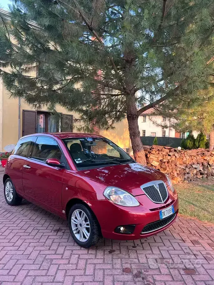 Usata Lancia Ypsilon 77 CV (56 kW) 2007 Rosso Utilitaria
