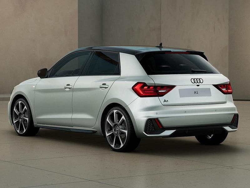 Nuova Audi A1 Sportback Design 150 CV (110 kW) 2025 Argento cavo metallizzato nero mito meta Utilitaria