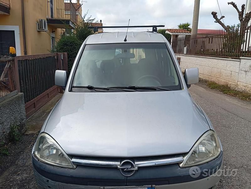 Usata Opel Combo 2002 Grigio Monovolume