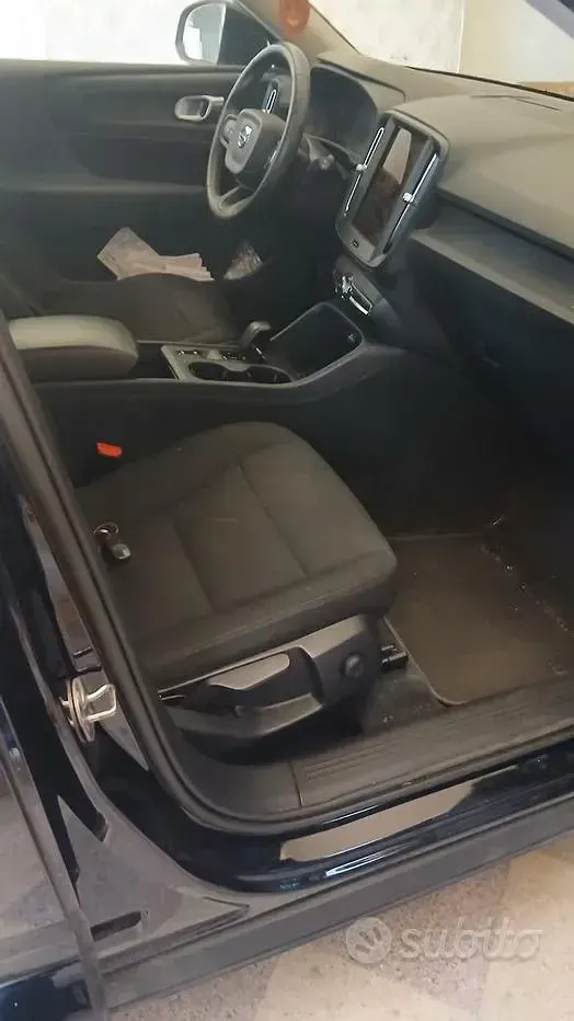 Usata Volvo XC40 129 CV (94 kW) 2022 Nero SUV