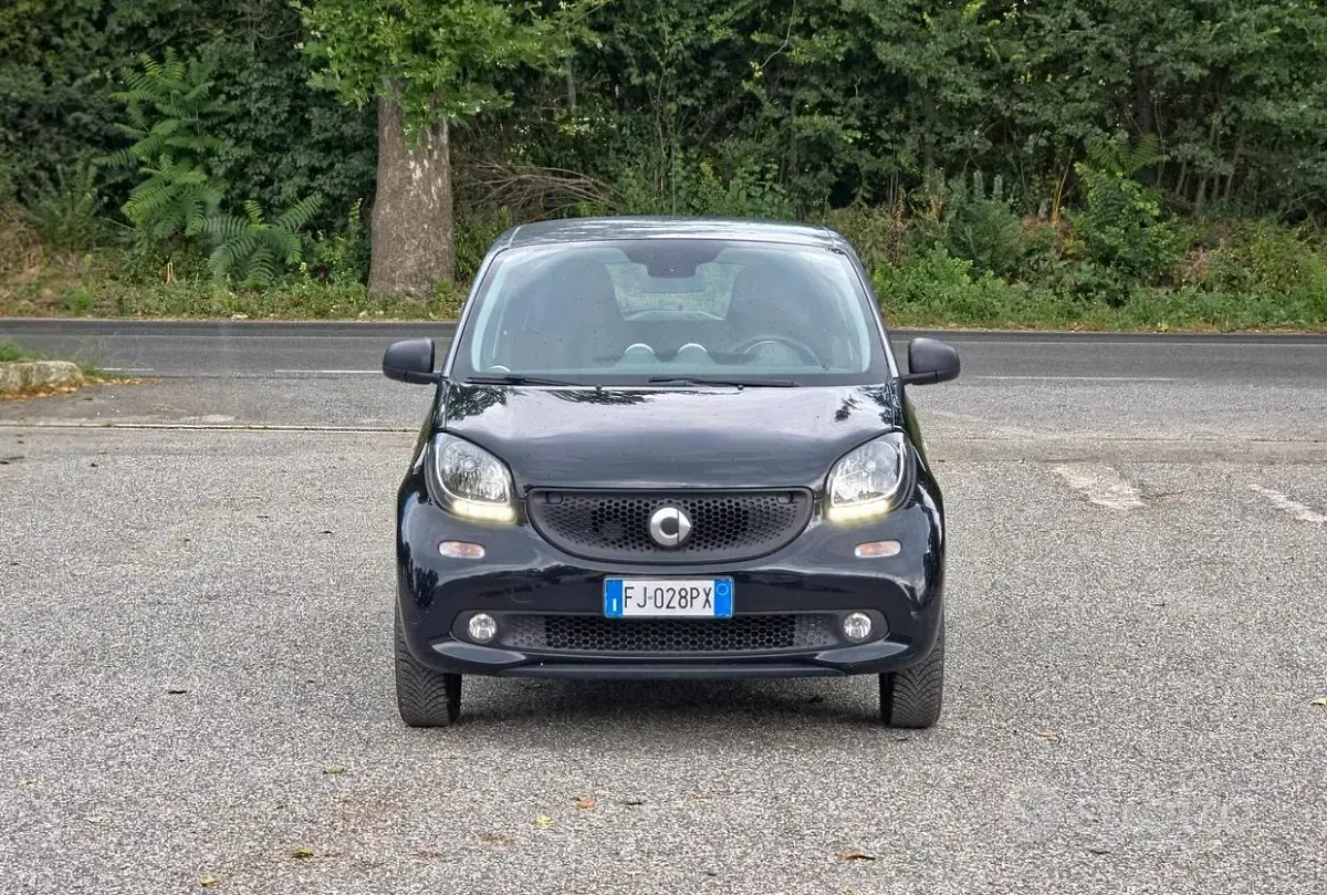 Usata Smart ForFour Prime 71 CV (52 kW) 2017 Nero Utilitaria