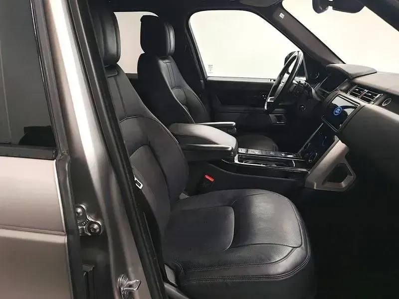 Usata Land Rover Range Rover Vogue 249 CV (183 kW) 2022 Svo premium palette grey SUV