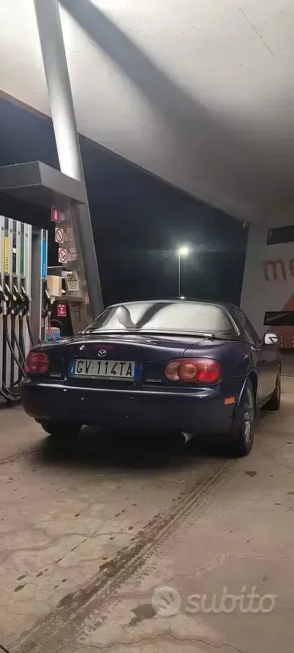 Usata Mazda MX5 132 CV (97 kW) 2003 Bluazzurro Cabrio