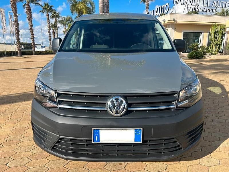 Usata VW Caddy 74 CV (54 kW) 2018 Grigio Monovolume
