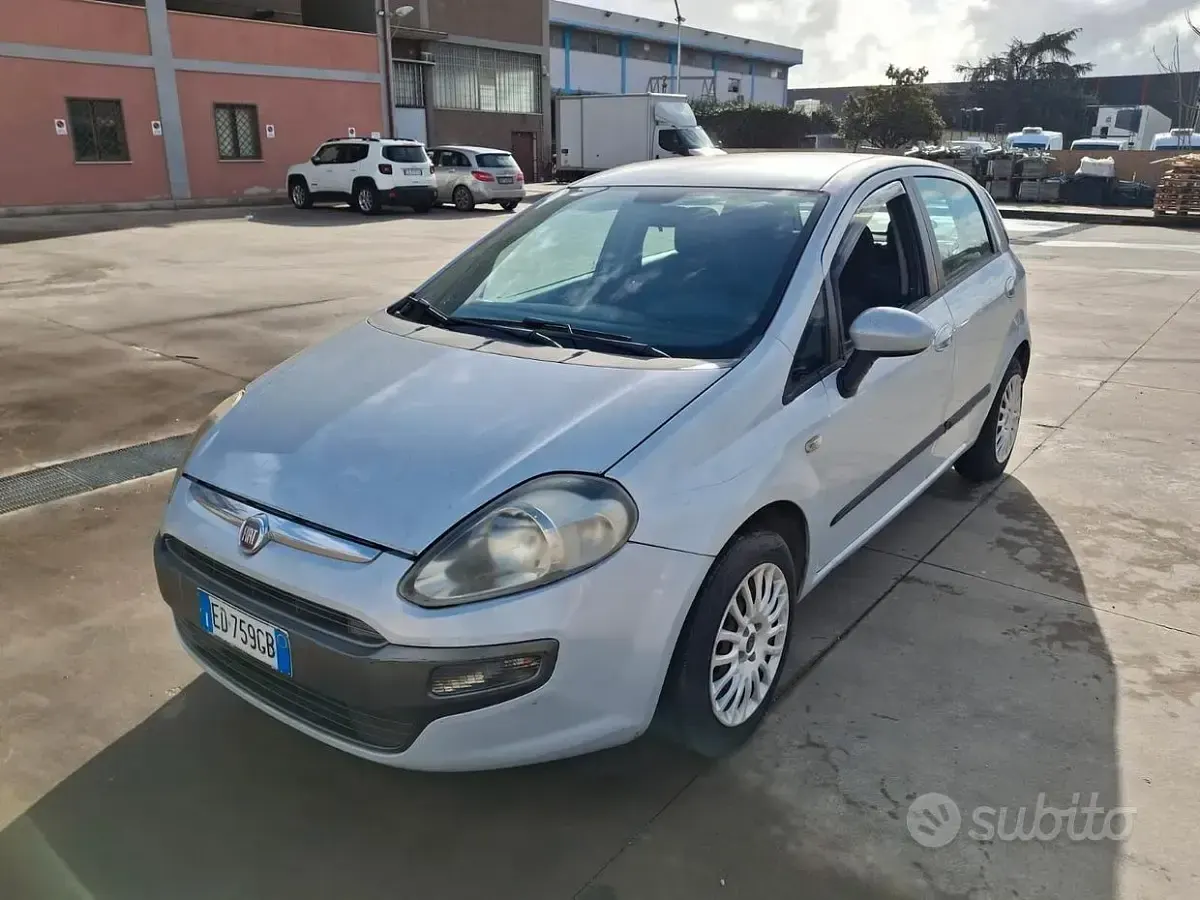 Usata Fiat Punto Evo Dynamic 77 CV (56 kW) 2011 Grigio Utilitaria