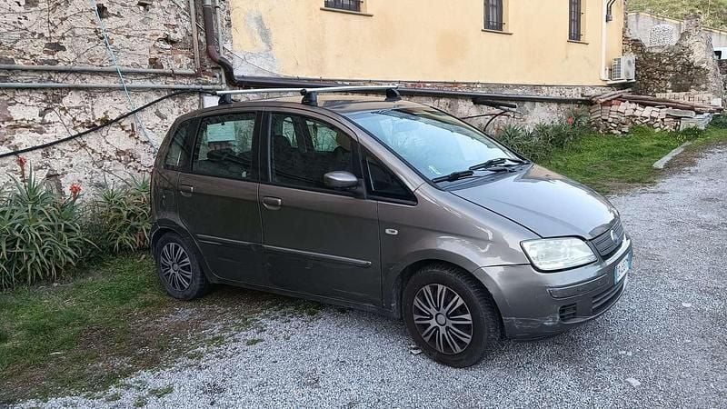 Usata Fiat Idea 95 CV (69 kW) 2006 Monovolume