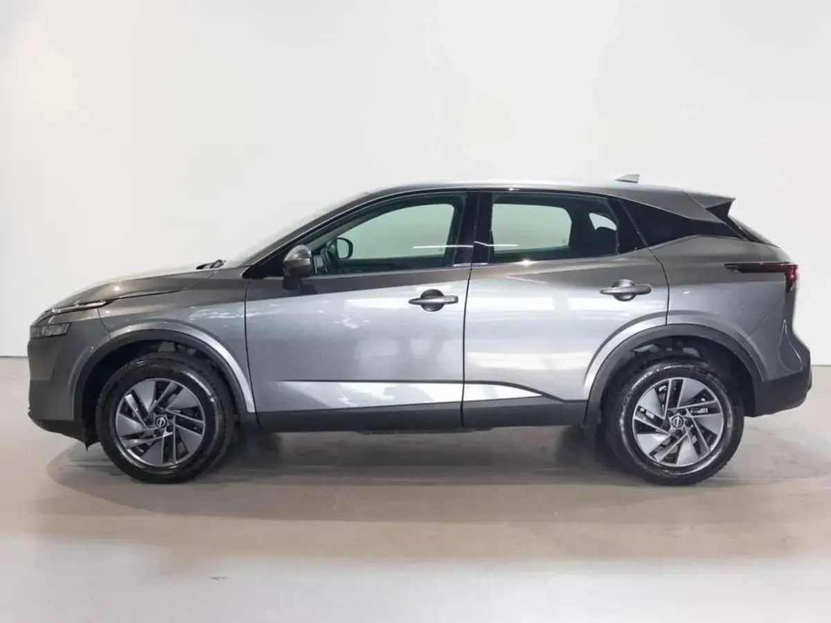 Usata Nissan Qashqai Acenta 158 CV (116 kW) 2024 Grigio chiaro SUV