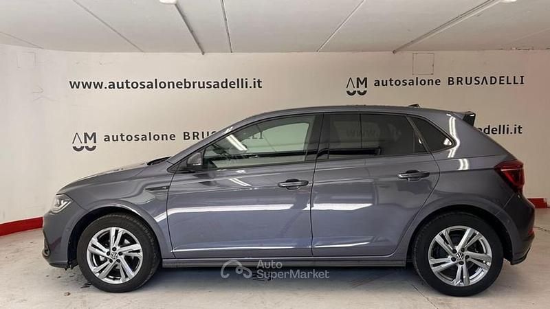 Usata VW Polo R-line 95 CV (69 kW) 2023 Grigio Utilitaria