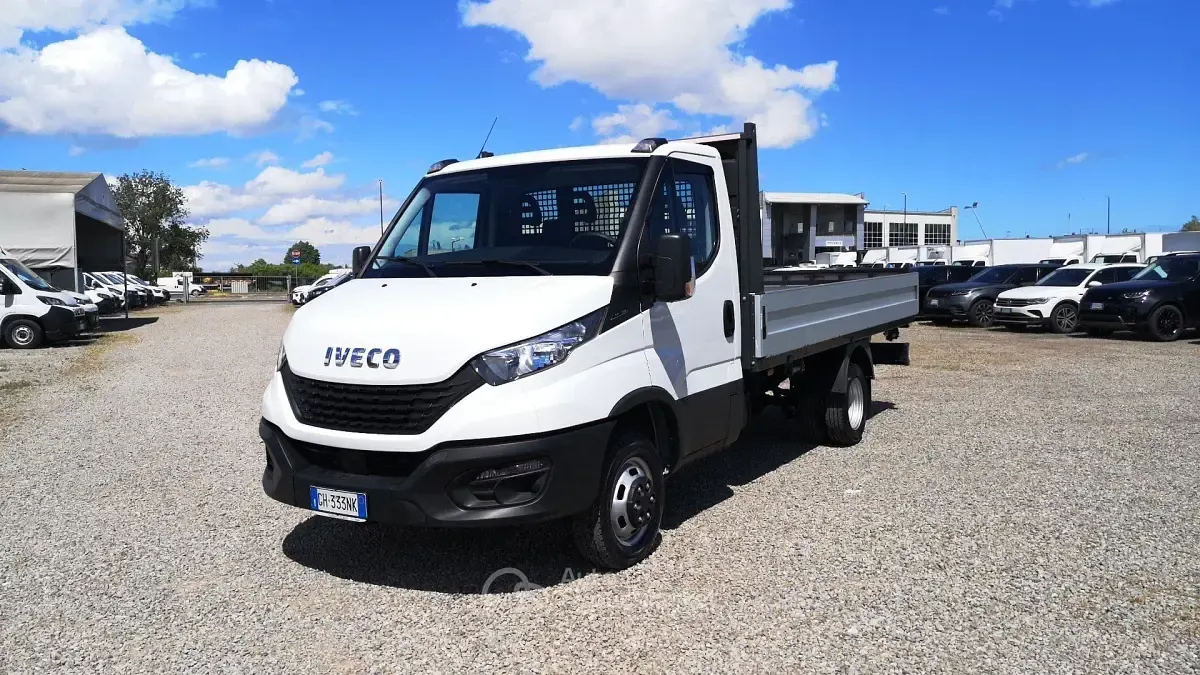 Usata Iveco Daily 155 CV (114 kW) 2021 Bianco Cabrio