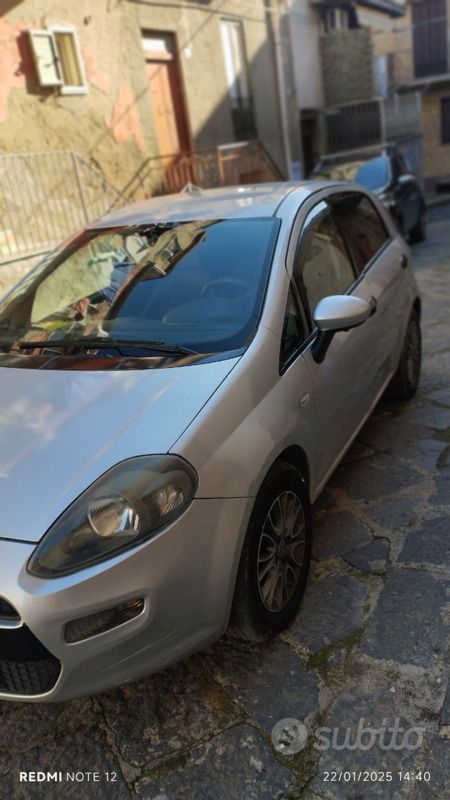 Usata 2012 Fiat Punto Evo Due volumi | 3800 € (Buon prezzo) - Immagine 1/4