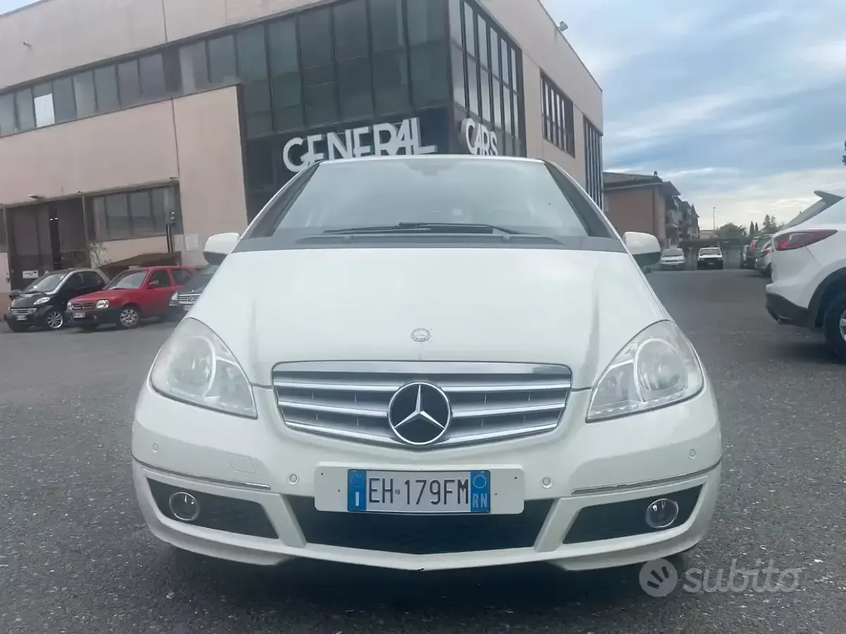 Usata Mercedes A160 Avantgarde 95 CV (69 kW) 2010 Bianco Berlina