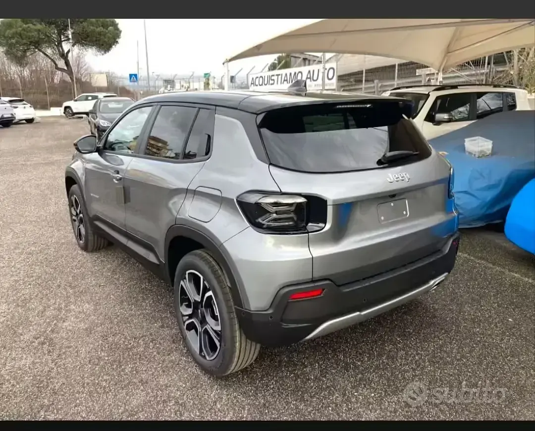 Usata Jeep Avenger 101 CV (74 kW) 2023 Grigio SUV