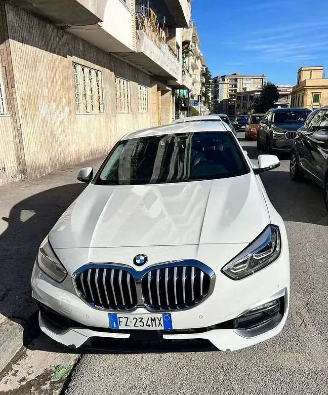 Usata BMW 118 Luxury Line 150 CV (110 kW) 2019 Utilitaria