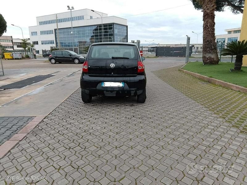 Usata VW Fox 69 CV (50 kW) 2008 Nero Utilitaria