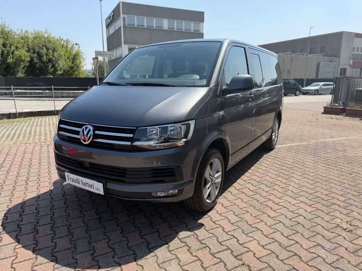 Usata VW Caravelle 150 CV (110 kW) 2018 Grigio Furgone