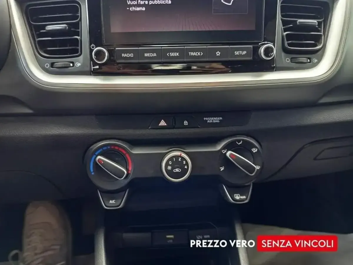 Usata Kia Stonic Style 100 CV (73 kW) 2022 Rosso SUV