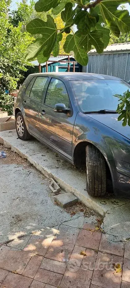 Usata VW Golf IV 105 CV (77 kW) 2002 Grigio Utilitaria