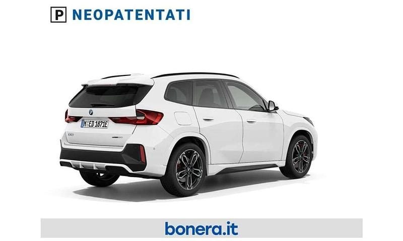 Nuova BMW iX1 M Sport 150 kW (204 CV) 2026 Alpin white pastello SUV