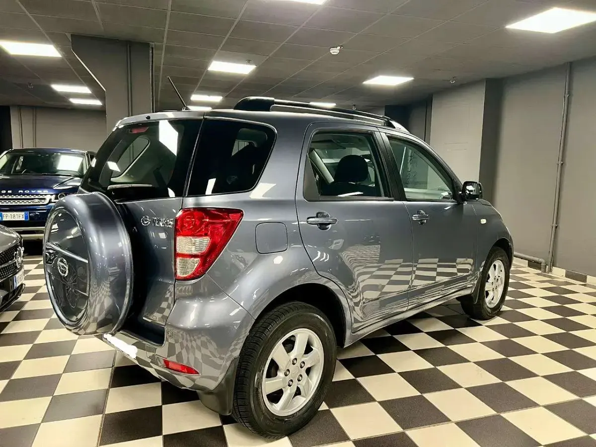 Usata Daihatsu Terios 105 CV (77 kW) 2008 Grigio SUV