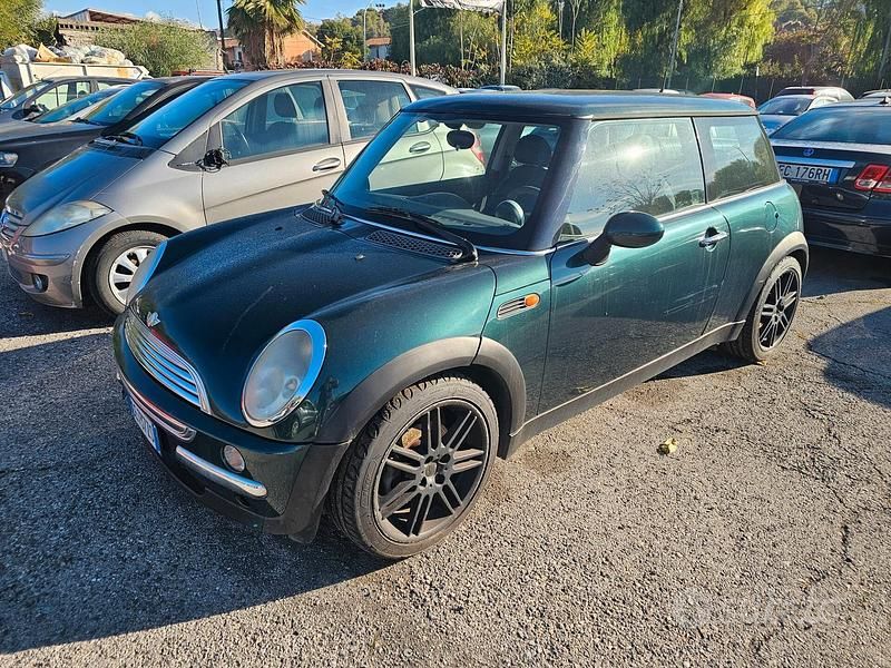 Usata Mini Cooper 89 CV (65 kW) 2003 Verde Utilitaria