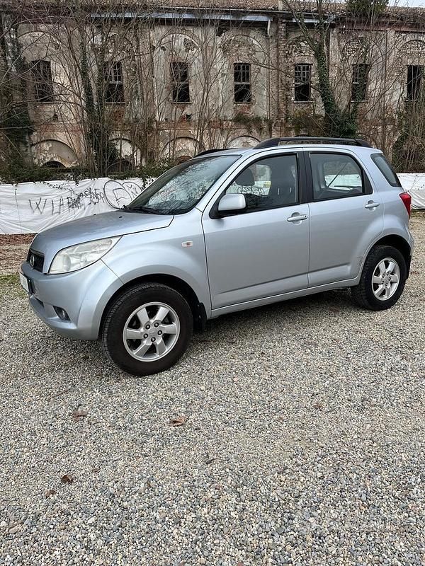 Usata Daihatsu Terios 85 CV (62 kW) 2008 Grigio SUV