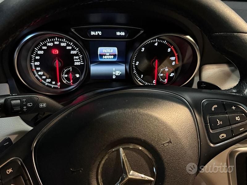 Usata Mercedes CLA220 Shooting Brake Executive 177 CV (130 kW) 2019 Blu/azzurro Station wagon