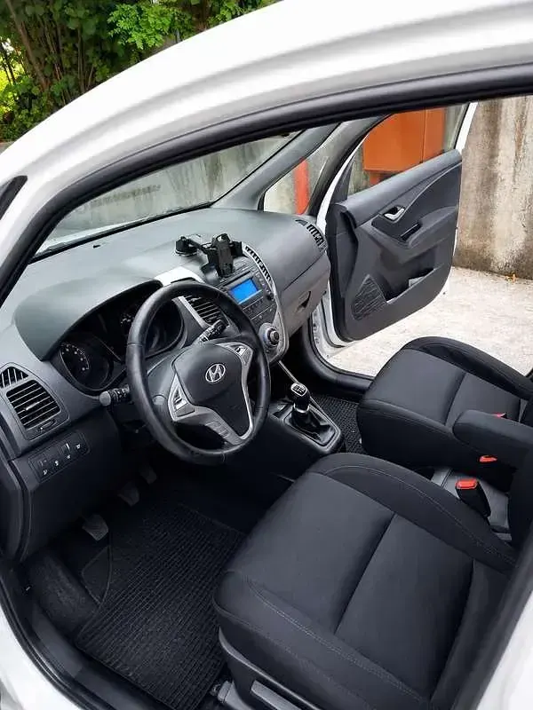 Usata Hyundai ix20 90 CV (66 kW) 2013 Bianco Utilitaria