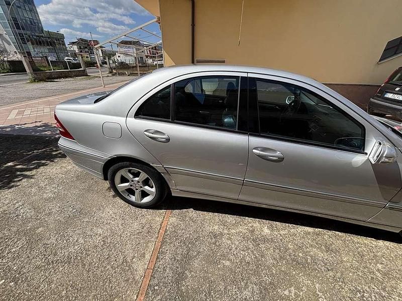 Usata Mercedes C220 Avantgarde 150 CV (110 kW) 2004 Berlina