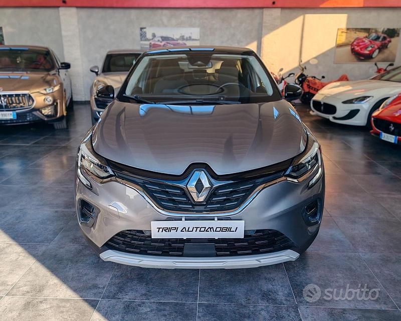 Usado Renault Captur Techno 91 CV (66 kW) 2024 Gris SUV