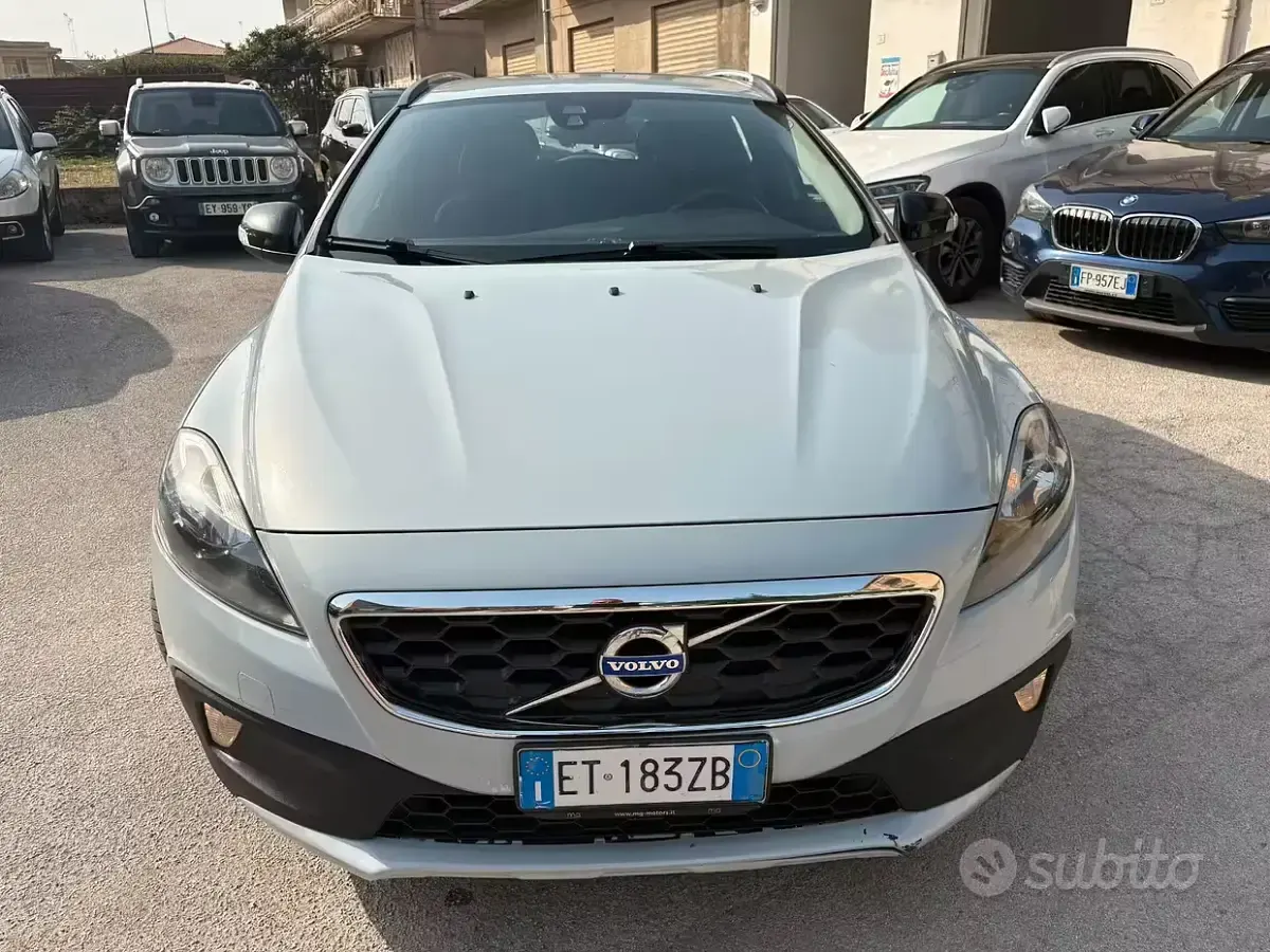 Usata Volvo V40 CC Momentum 115 CV (84 kW) 2014 Grigio Station wagon