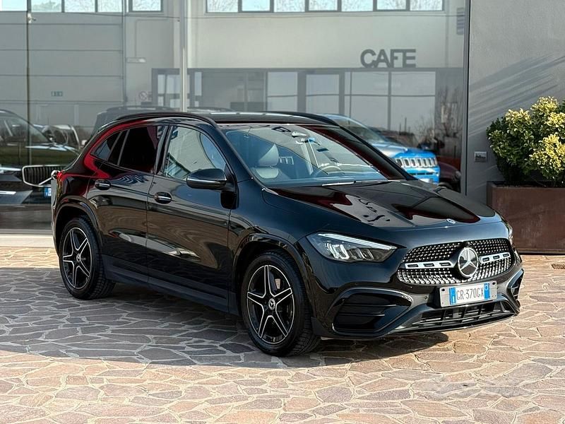 Usata Mercedes GLA200 AMG Line Premium 150 CV (110 kW) 2023 Nero SUV