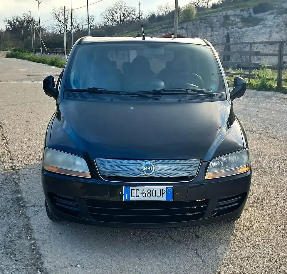 Usata Fiat Multipla Dynamic 103 CV (75 kW) 2011 Nero Monovolume