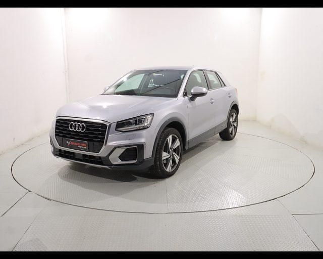 Usata Audi Q2 Admired 116 CV (85 kW) 2020 Argento SUV