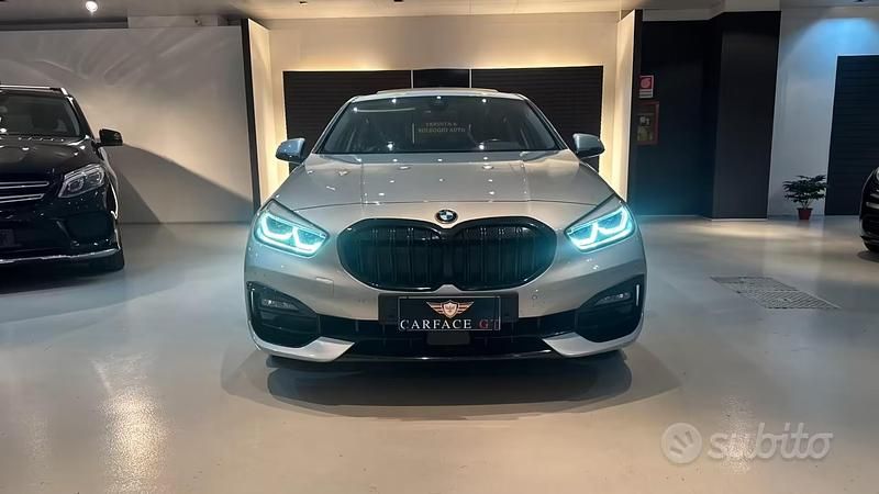 Usata BMW 118 Advantage 150 CV (110 kW) 2020 Grigio Utilitaria