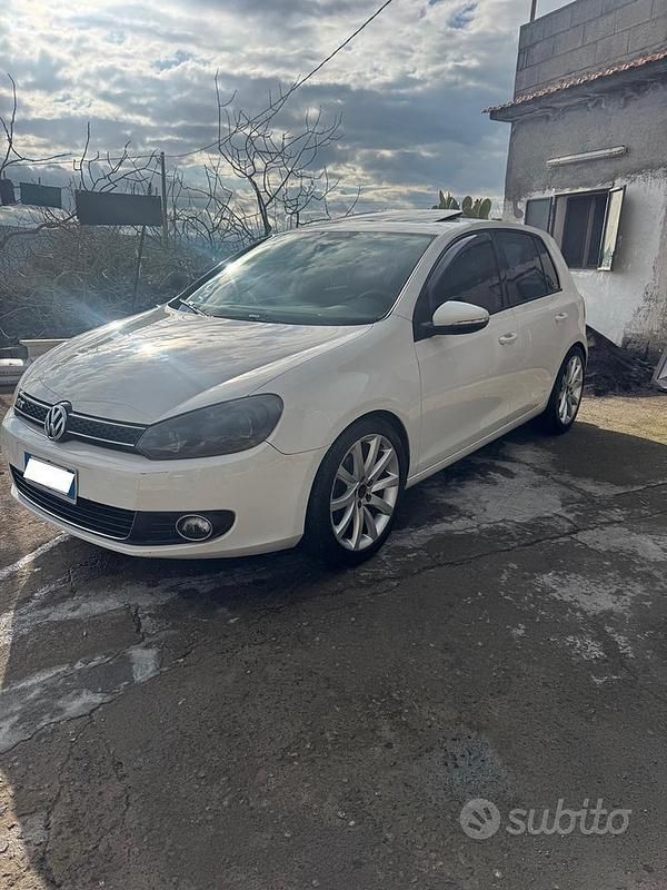 Usata VW Golf VI 110 CV (80 kW) 2010 Bianco Utilitaria