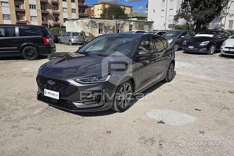 Usata Ford Focus ST-Line 125 CV (91 kW) 2023 Grigio Utilitaria