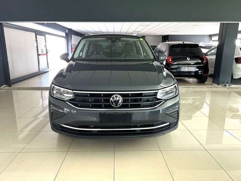 Usata VW Tiguan Life 150 CV (110 kW) 2023 Grigio scuro SUV