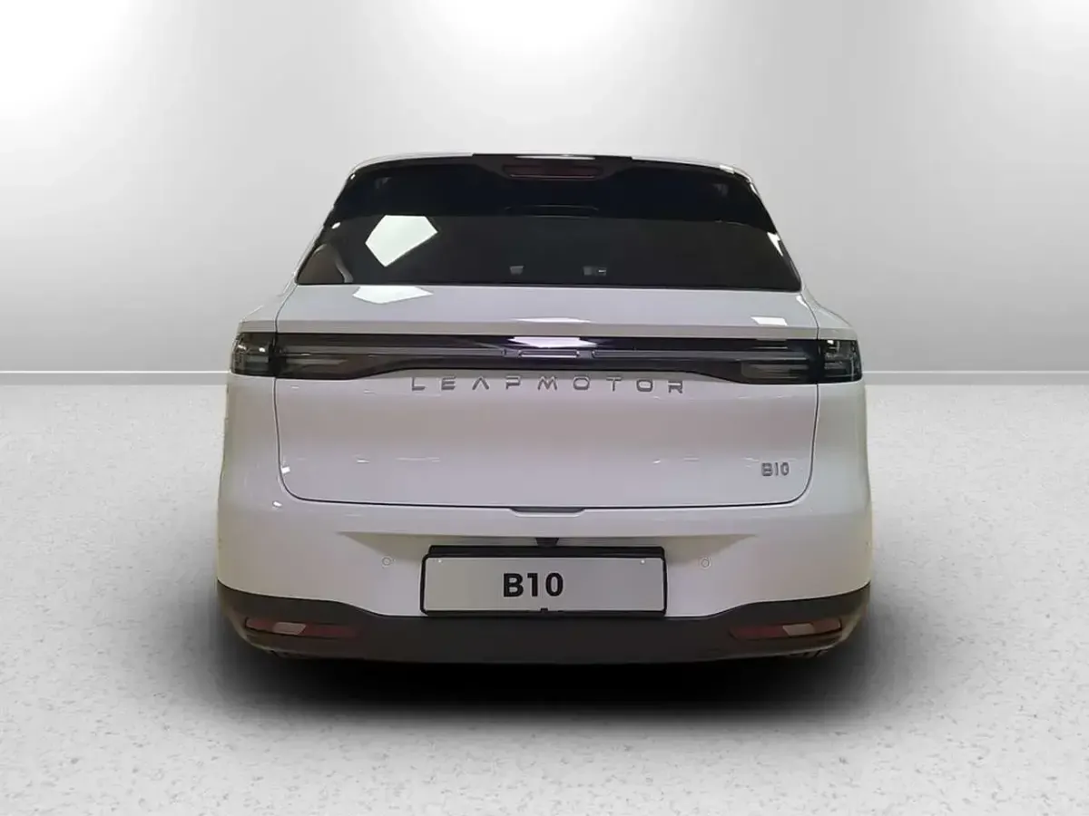 Nuova Leapmotor B10 109 CV (80 kW) 2026 Lyght whyte SUV