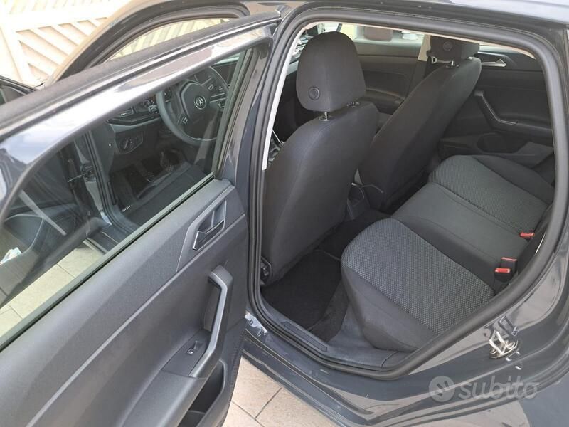 Usata VW Polo 65 CV (47 kW) 2018 Grigio Berlina