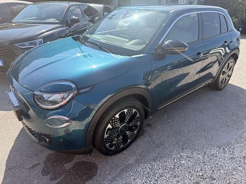 Usata Fiat 600 La Prima 136 CV (100 kW) 2025 Verde mare SUV