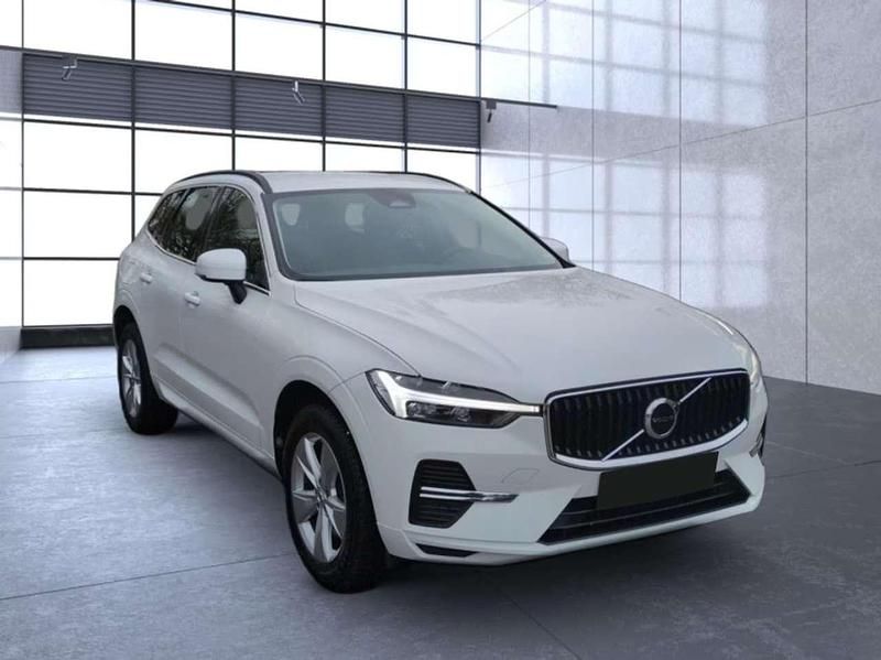 Usado Volvo XC60 Momentum 197 HP (144 kW) 2021 Branco SUV