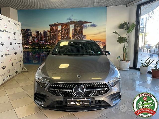 Usata Mercedes A180 Premium 116 CV (85 kW) 2019 Grigio Berlina