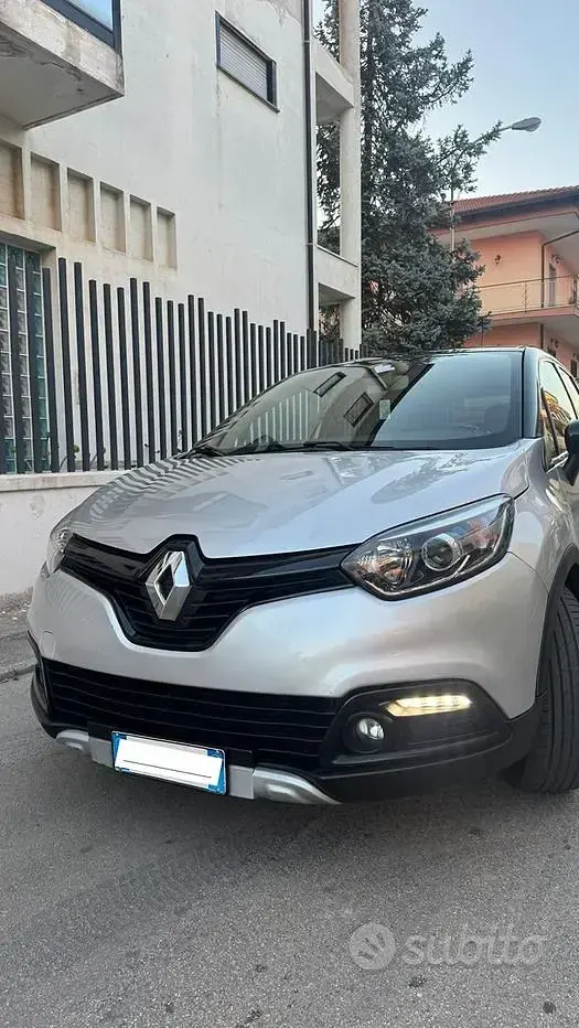 Usata Renault Captur 90 CV (66 kW) 2016 SUV