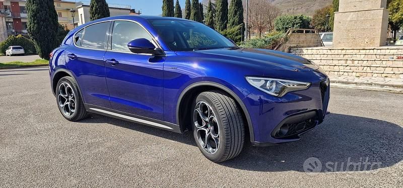 Usata Alfa Romeo Stelvio Sprint 190 CV (139 kW) 2020 Blu SUV