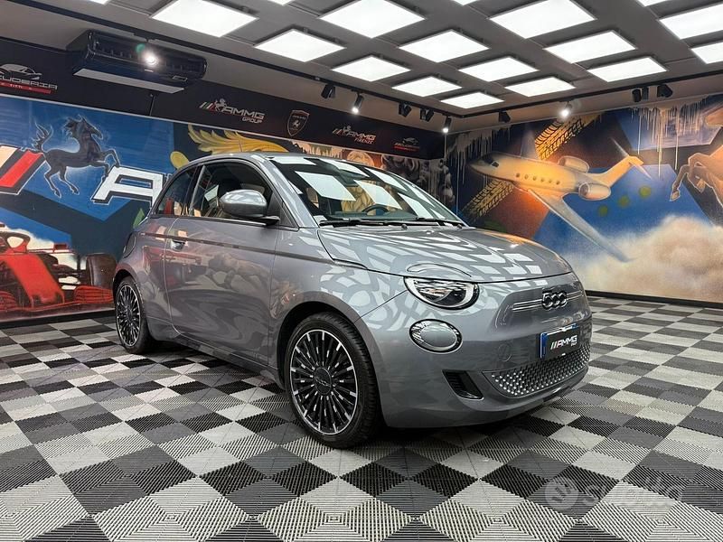 Usata Fiat 500e La Prima 86 kW (118 CV) 2021 Grigio Berlina