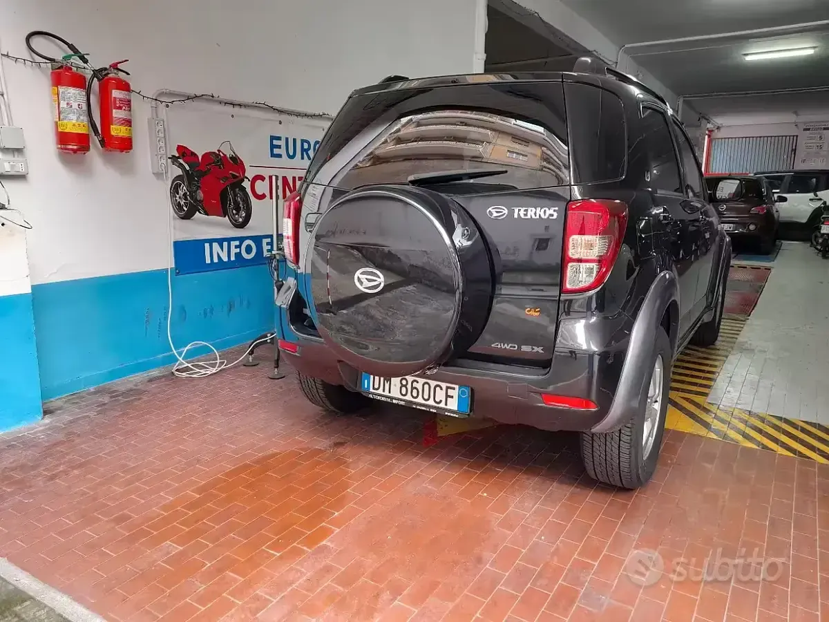 Usata Daihatsu Terios 105 CV (77 kW) 2008 Nero SUV