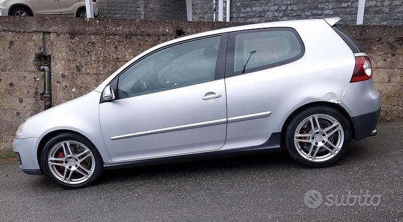 Usata VW Golf IV 140 CV (102 kW) 2005 Grigio Berlina